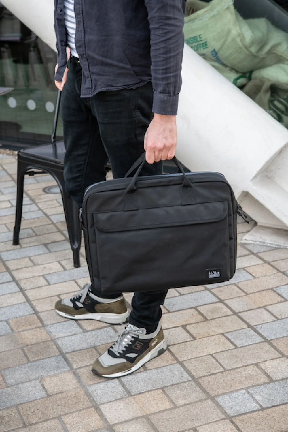 Brompton Metro City Bag Black Medium 12L - Image 3