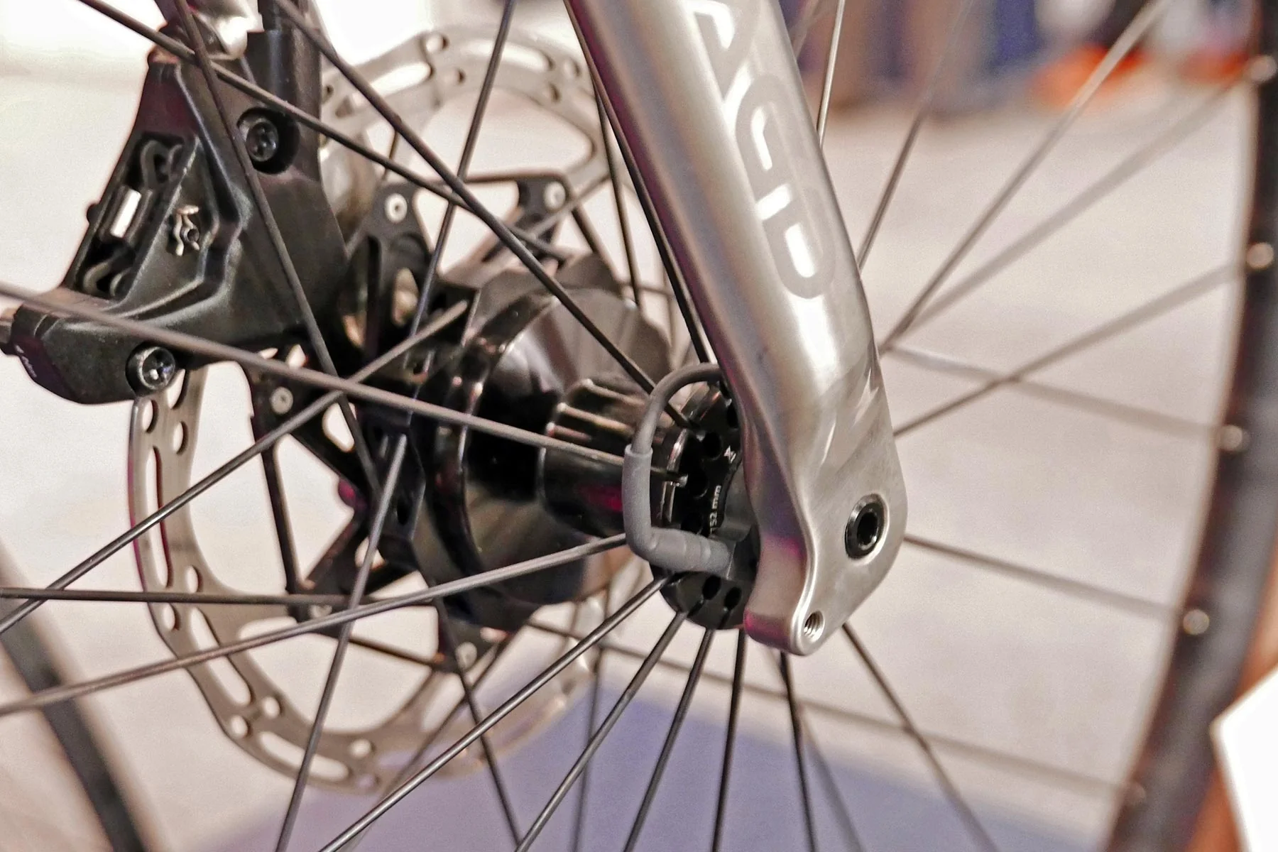 Schmidt SON 29 S Dynamo Hub - Image 3