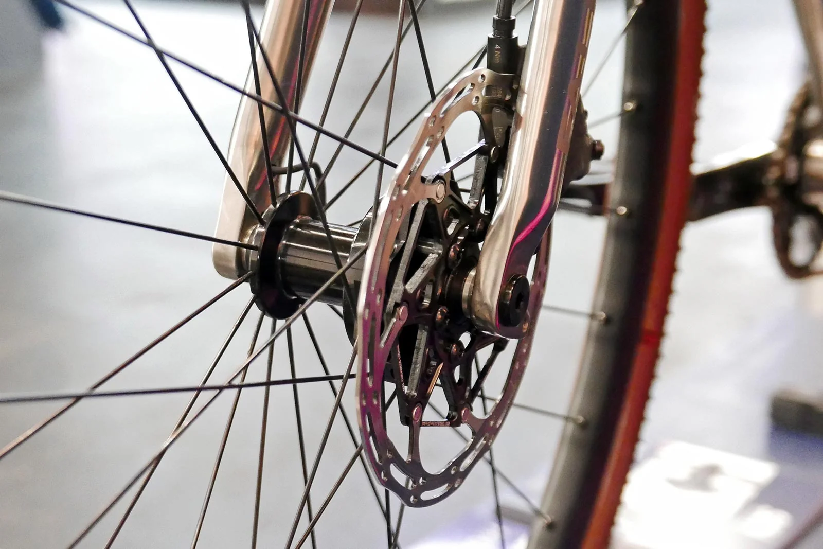Schmidt SON 29 S Dynamo Hub - Image 4